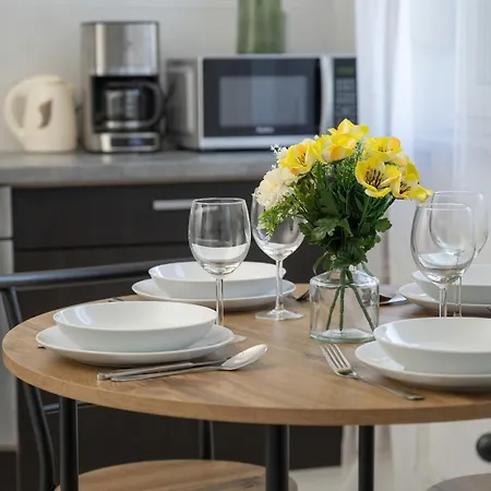 Białowieska Z Aneksem Kuchennym I Balkonem By Renters