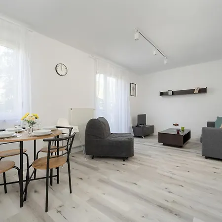 Bialowieska Z Aneksem Kuchennym I Balkonem By Renters Apartment