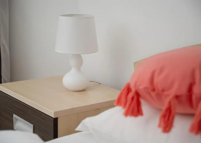 Apartament Białowieska Z Aneksem Kuchennym I Balkonem By Renters Wrocław