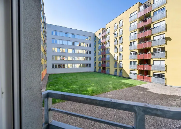 Białowieska Z Aneksem Kuchennym I Balkonem By Renters Apartament Wrocław