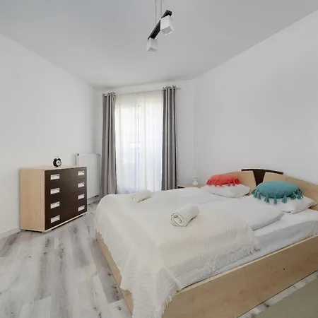Apartman Bialowieska Z Aneksem Kuchennym I Balkonem By Renters