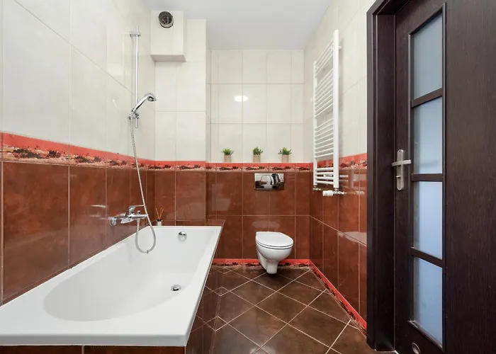 Białowieska Z Aneksem Kuchennym I Balkonem By Renters *