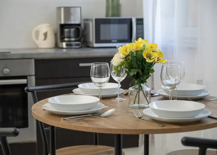 Białowieska Z Aneksem Kuchennym I Balkonem By Renters