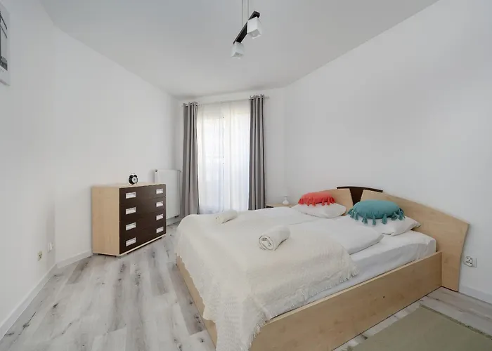 Apartment Białowieska Z Aneksem Kuchennym I Balkonem By Renters