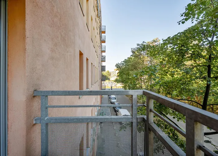 Białowieska Z Aneksem Kuchennym I Balkonem By Renters *